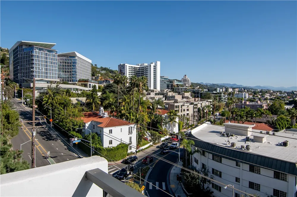 1155 La Cienega Boulevard #711 West Hollywood, CA 90069