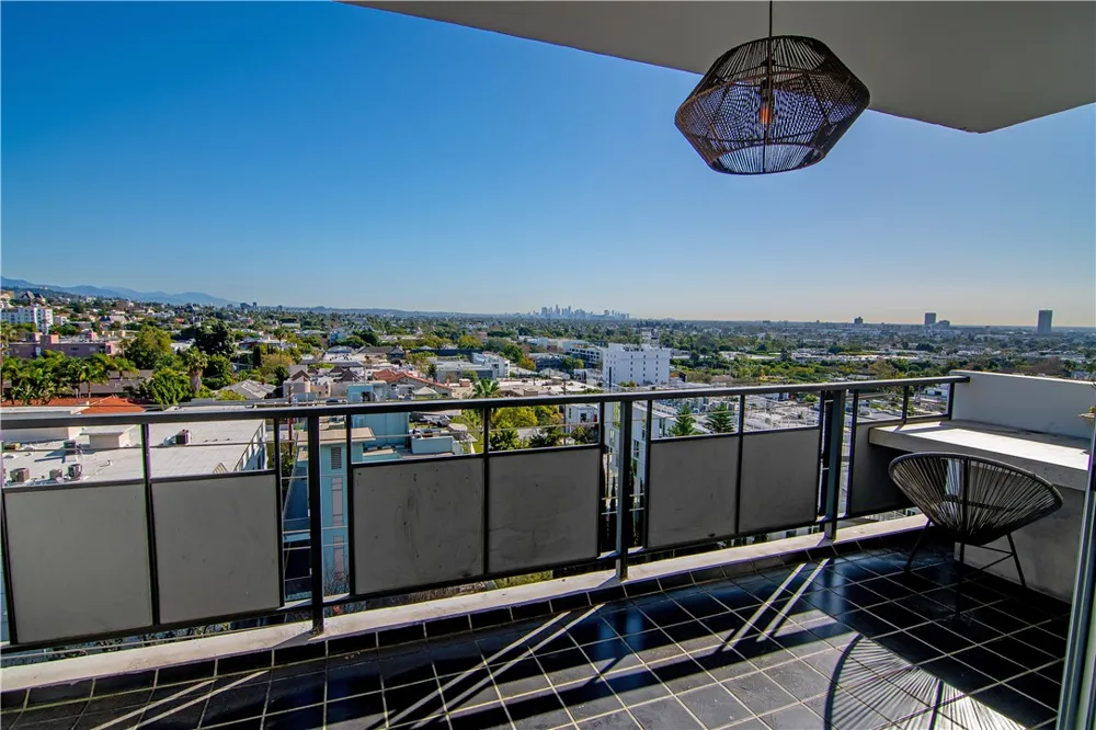 1155 La Cienega Boulevard #711 West Hollywood, CA 90069