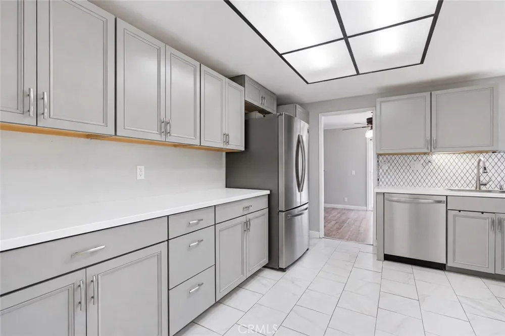 28942 Rue Daniel Canyon Country, CA 91387