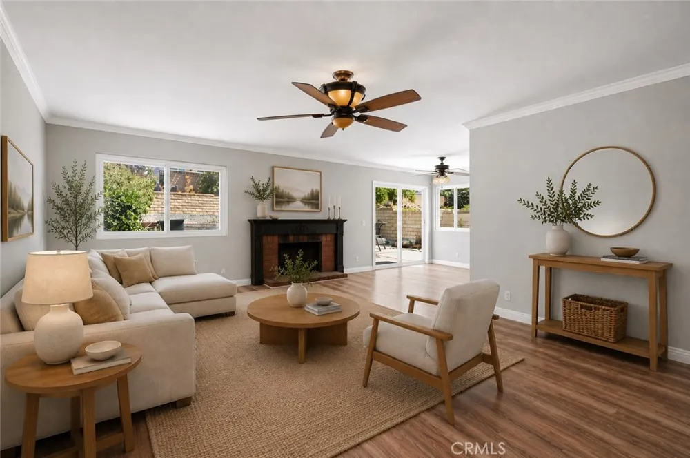 28942 Rue Daniel Canyon Country, CA 91387