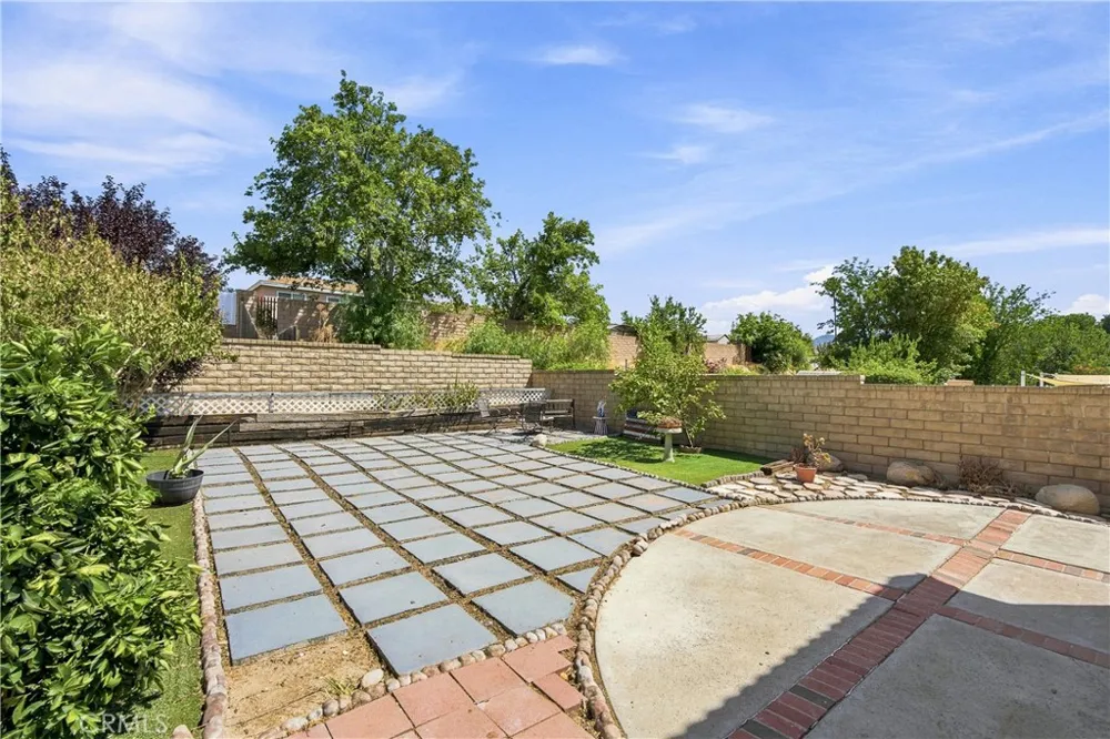 28942 Rue Daniel Canyon Country, CA 91387