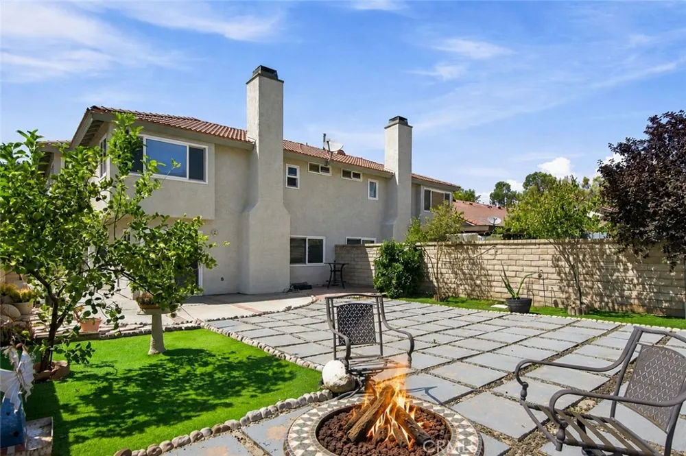 28942 Rue Daniel Canyon Country, CA 91387