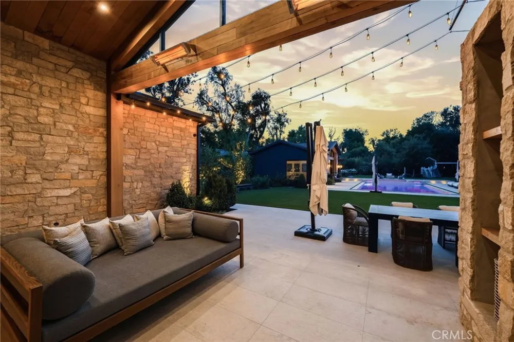 5241 Twin Oaks Hidden Hills, CA 91302