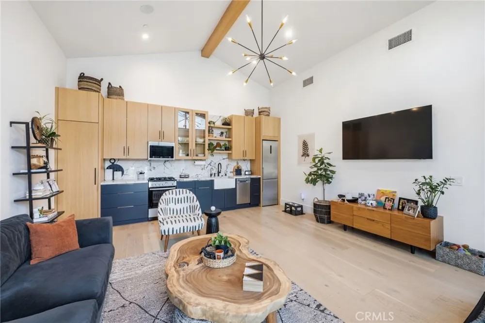 5241 Twin Oaks Hidden Hills, CA 91302