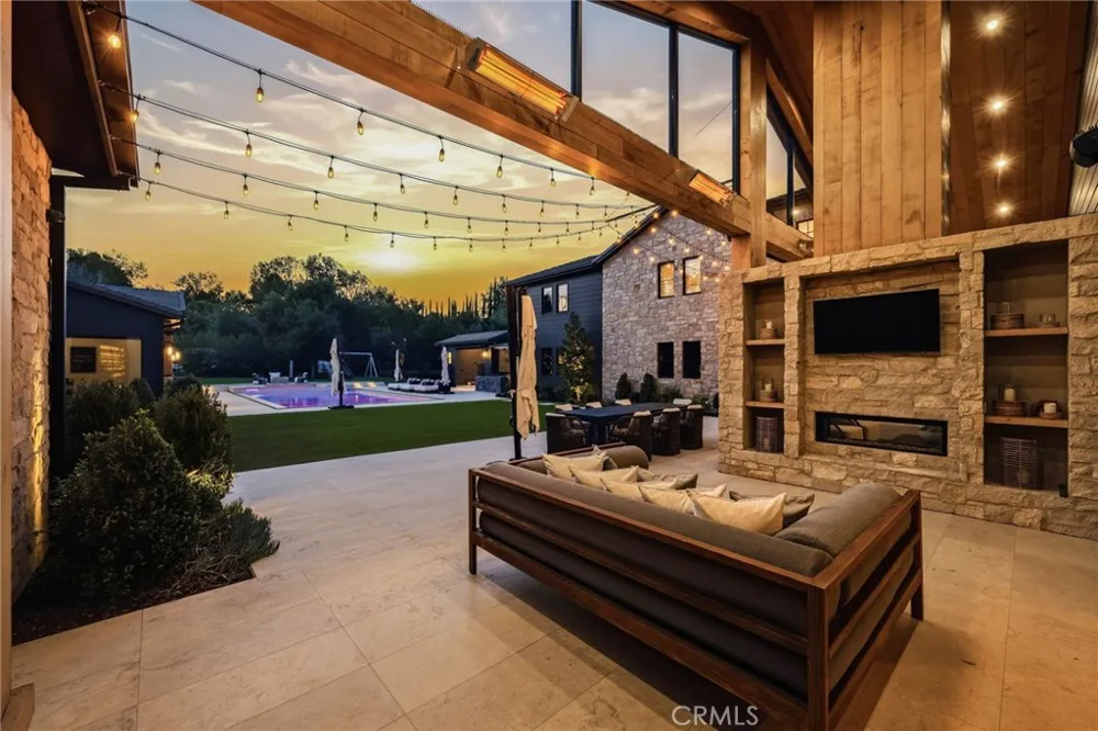 5241 Twin Oaks Hidden Hills, CA 91302