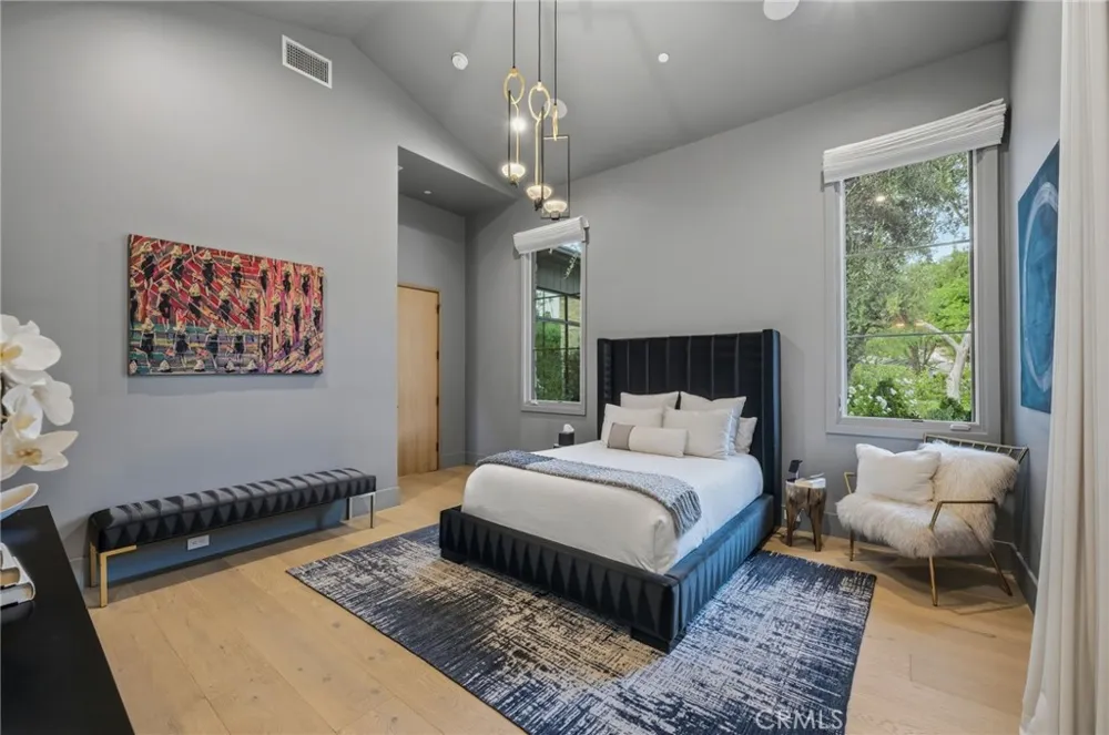 5241 Twin Oaks Hidden Hills, CA 91302