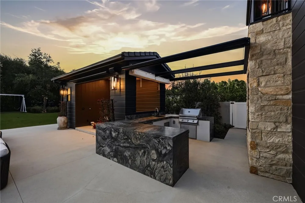 5241 Twin Oaks Hidden Hills, CA 91302