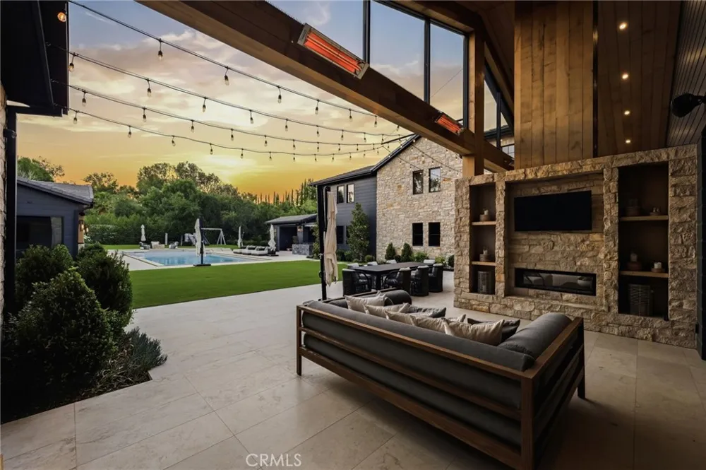 5241 Twin Oaks Hidden Hills, CA 91302
