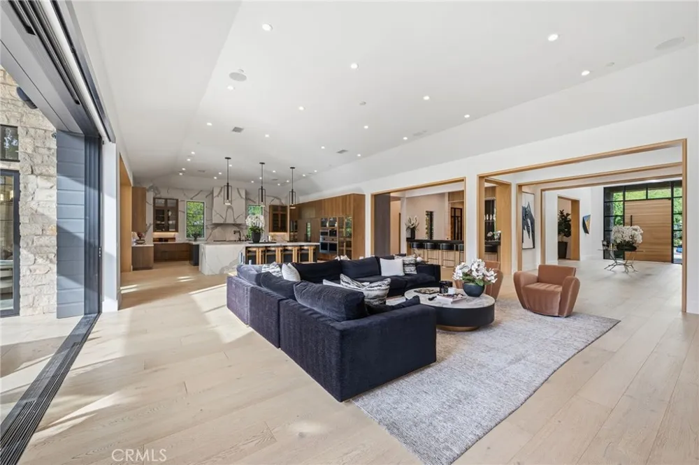 5241 Twin Oaks Hidden Hills, CA 91302