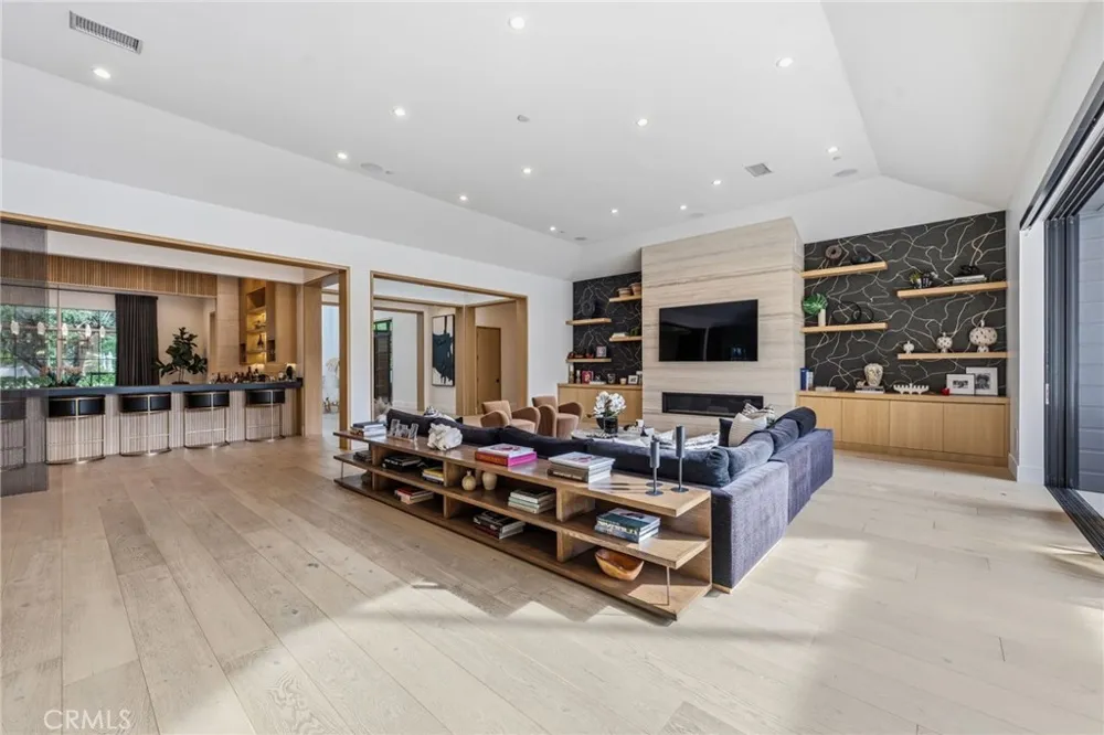 5241 Twin Oaks Hidden Hills, CA 91302
