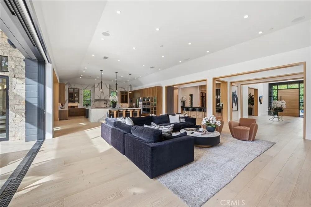 5241 Twin Oaks Hidden Hills, CA 91302