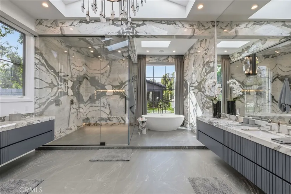 5241 Twin Oaks Hidden Hills, CA 91302