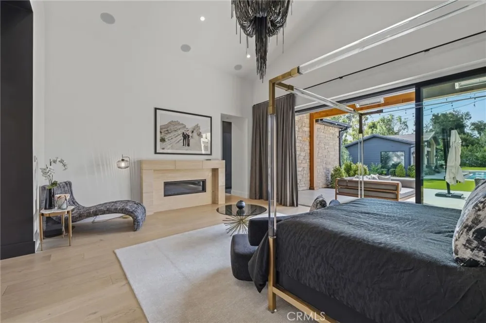 5241 Twin Oaks Hidden Hills, CA 91302