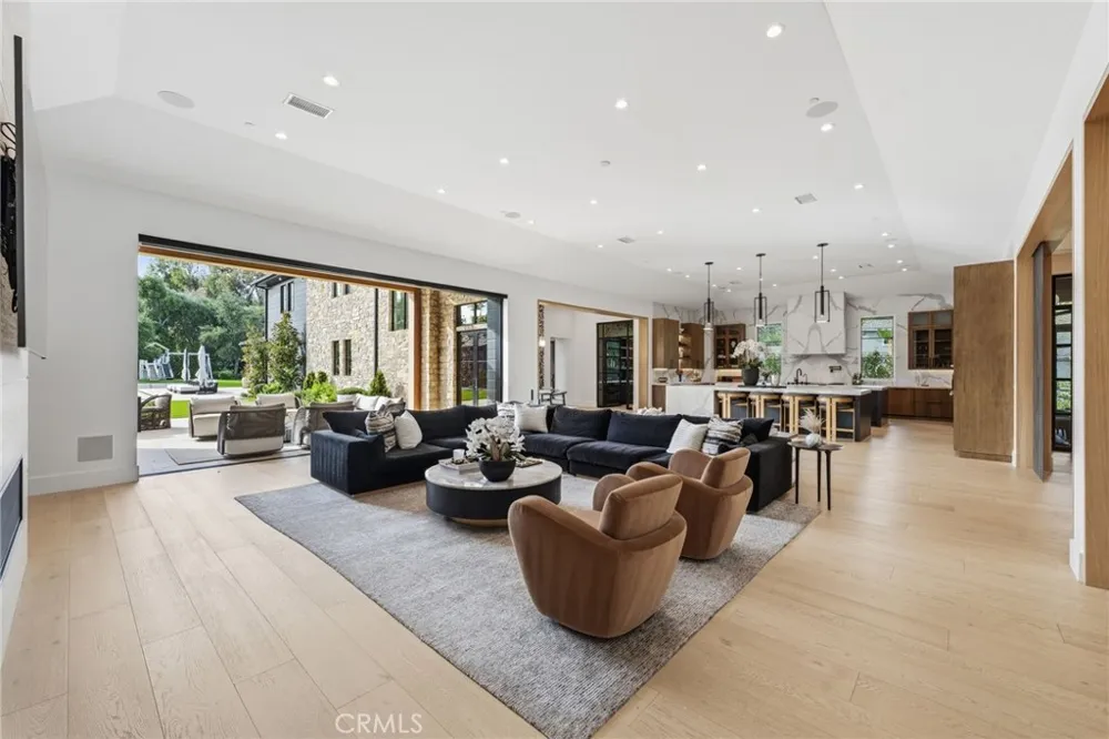 5241 Twin Oaks Hidden Hills, CA 91302