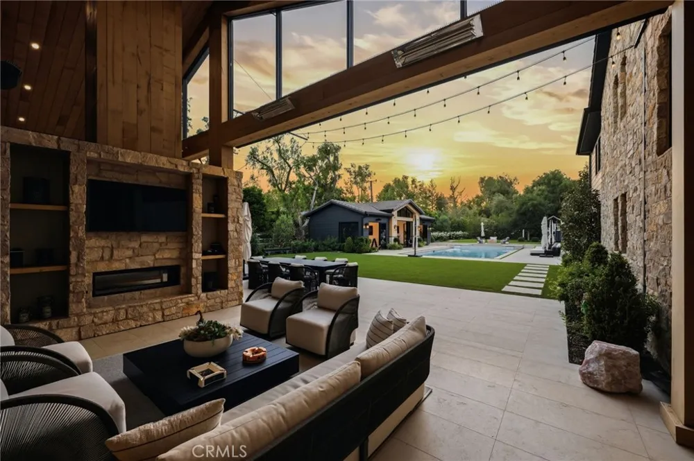 5241 Twin Oaks Hidden Hills, CA 91302