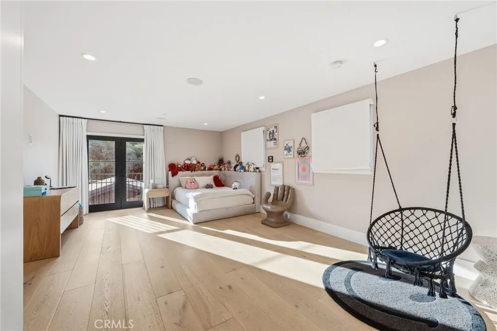 5241 Twin Oaks Hidden Hills, CA 91302