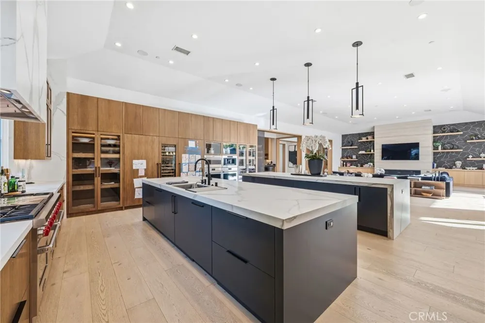 5241 Twin Oaks Hidden Hills, CA 91302