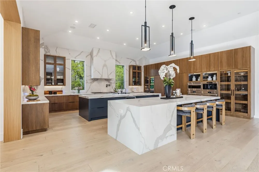 5241 Twin Oaks Hidden Hills, CA 91302