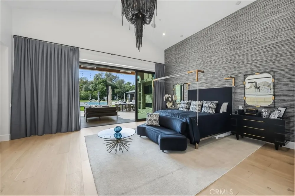 5241 Twin Oaks Hidden Hills, CA 91302