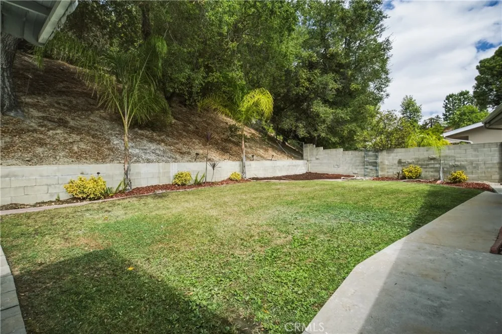 5777 Valerie Avenue Woodland Hills, CA 91367