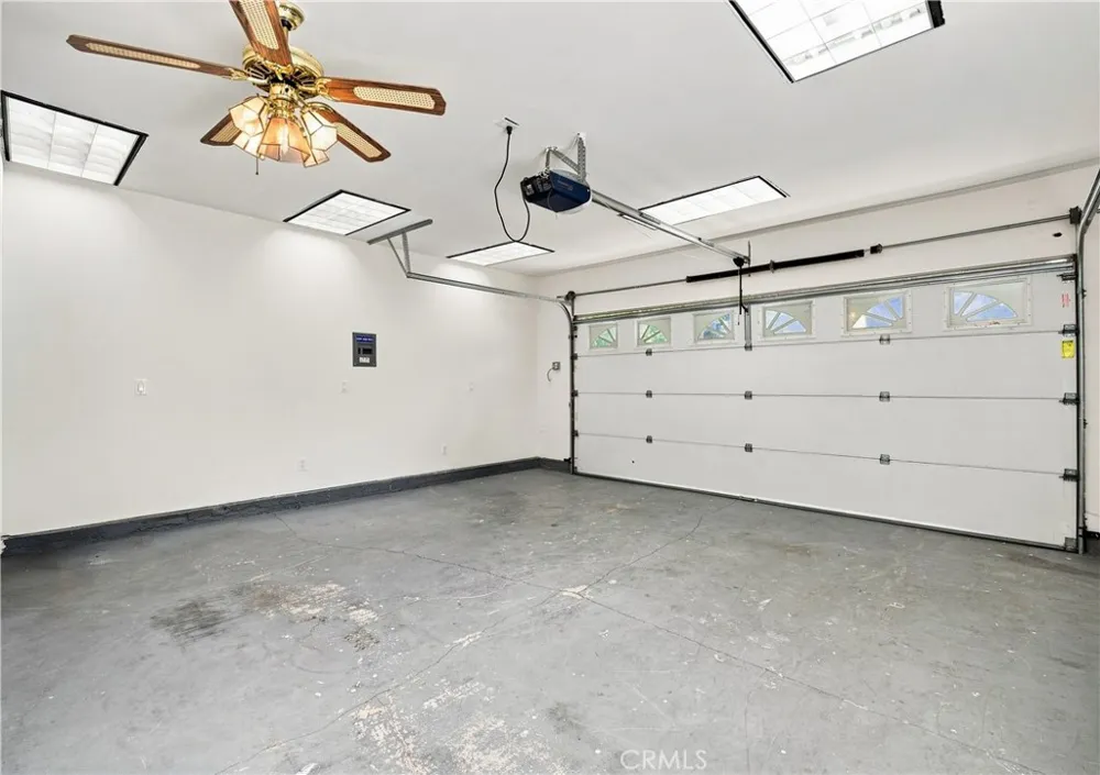 5777 Valerie Avenue Woodland Hills, CA 91367