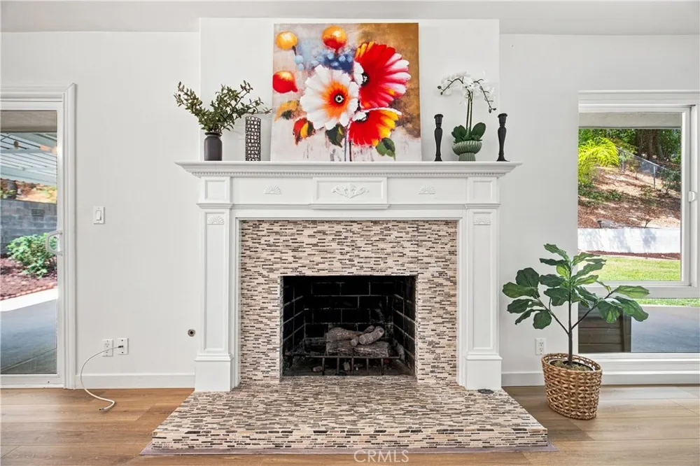 5777 Valerie Avenue Woodland Hills, CA 91367