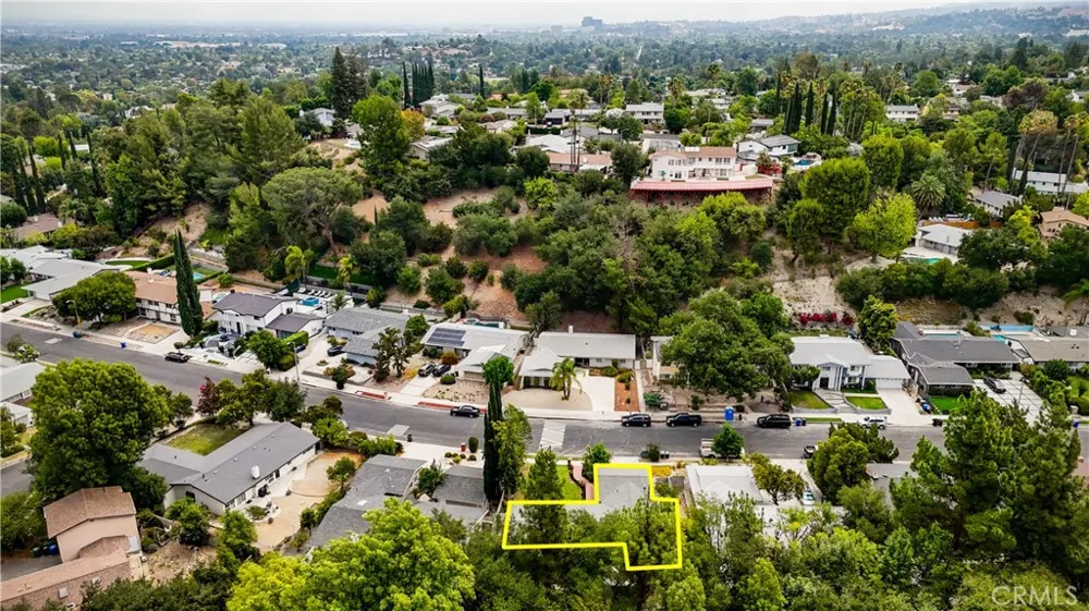 5777 Valerie Avenue Woodland Hills, CA 91367