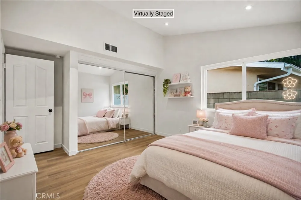 5777 Valerie Avenue Woodland Hills, CA 91367