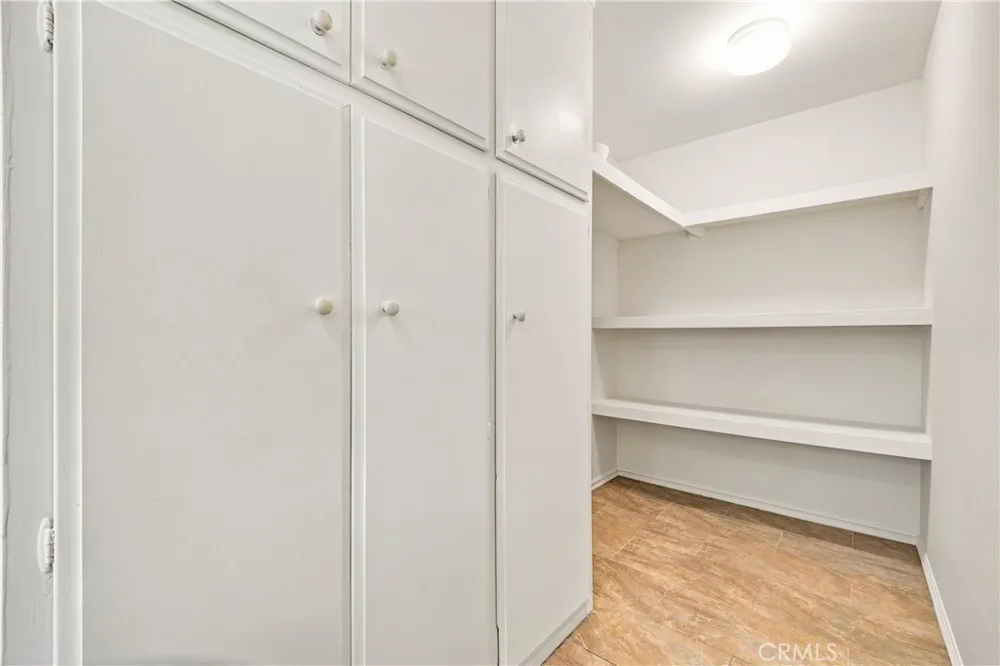 5777 Valerie Avenue Woodland Hills, CA 91367