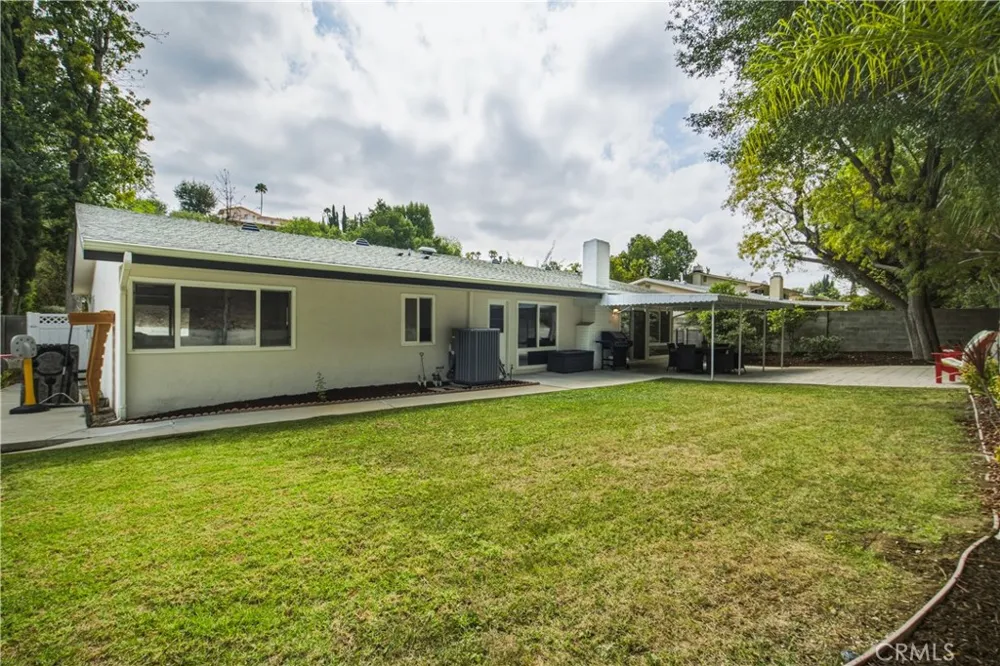 5777 Valerie Avenue Woodland Hills, CA 91367