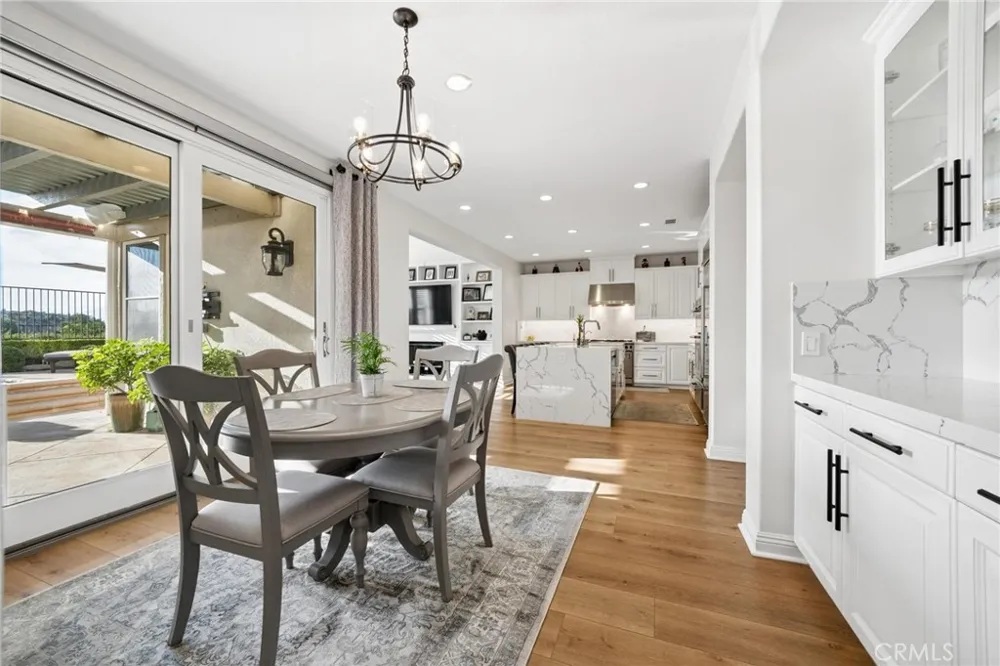 26855 Pine Cliff Place Valencia, CA 91381