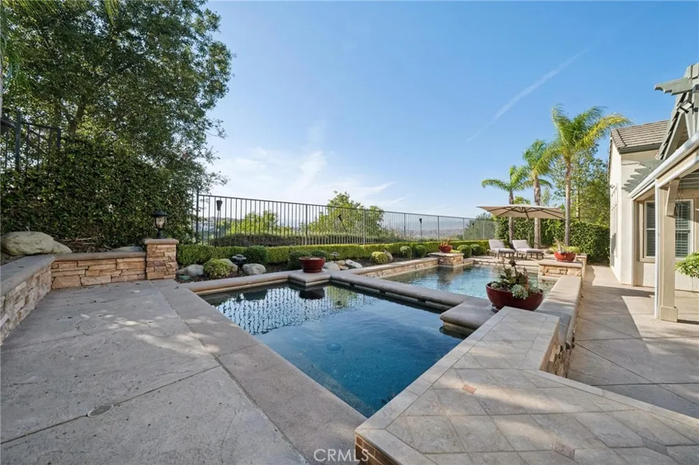 26855 Pine Cliff Place Valencia, CA 91381