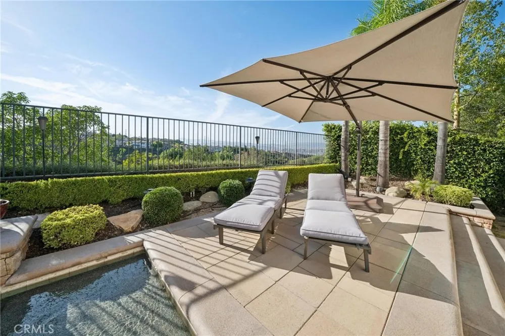 26855 Pine Cliff Place Valencia, CA 91381