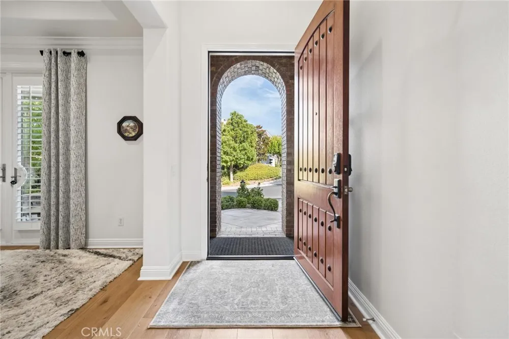 26855 Pine Cliff Place Valencia, CA 91381