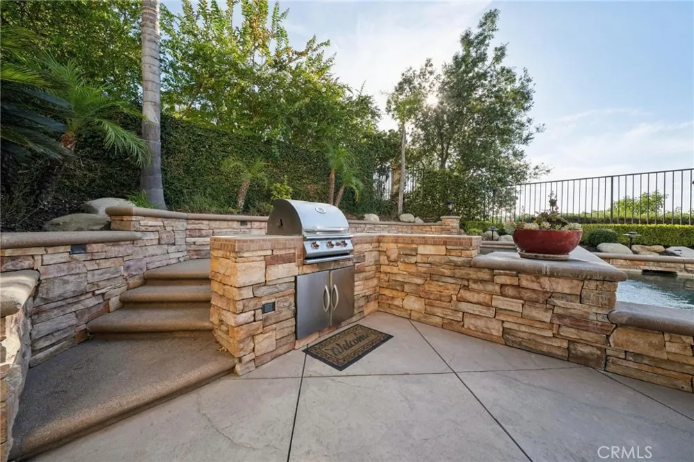 26855 Pine Cliff Place Valencia, CA 91381