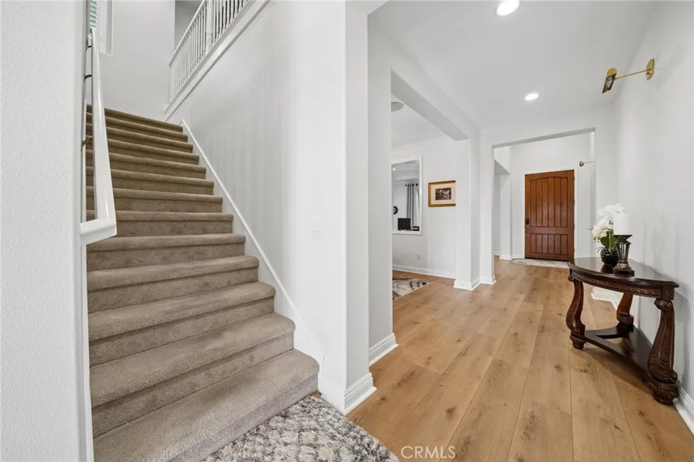 26855 Pine Cliff Place Valencia, CA 91381