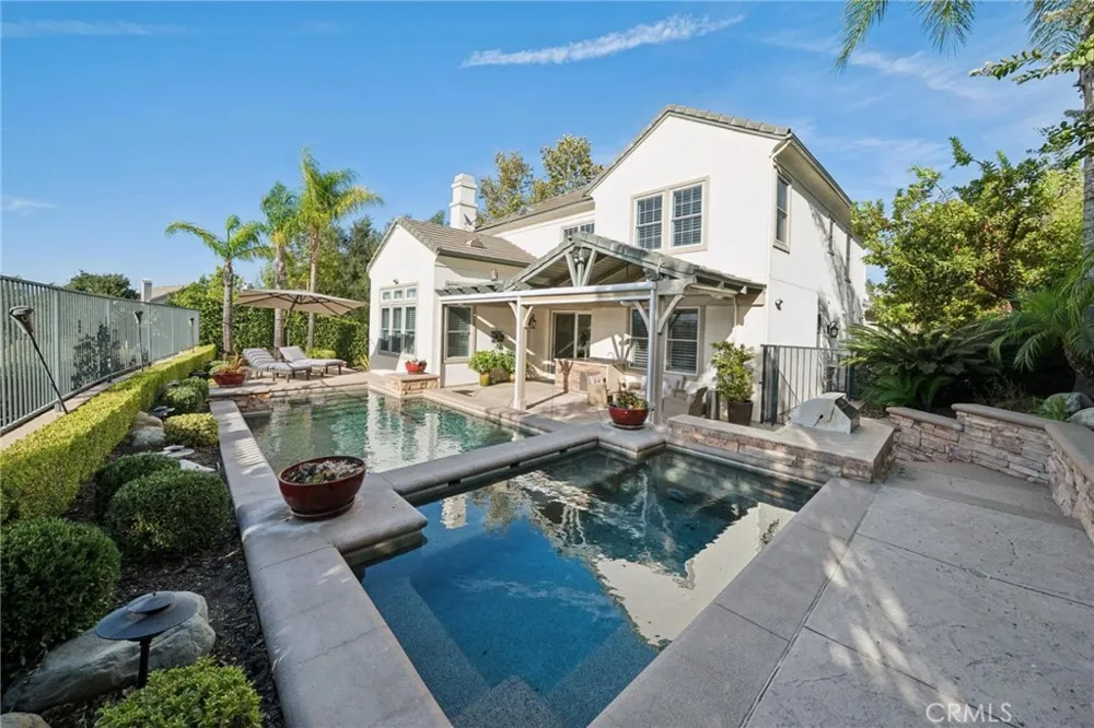 26855 Pine Cliff Place Valencia, CA 91381