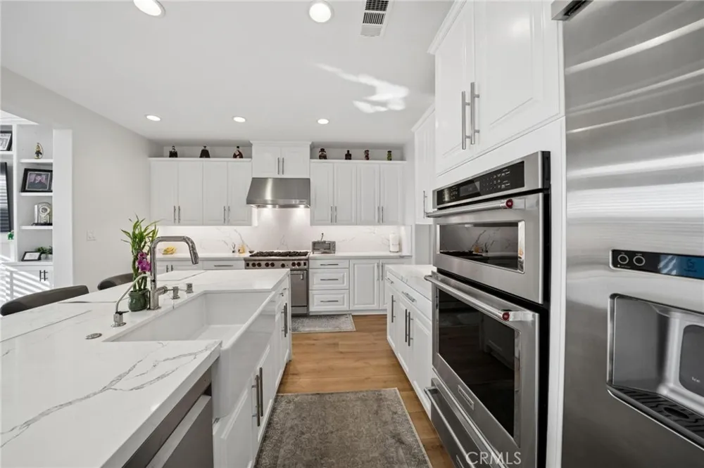 26855 Pine Cliff Place Valencia, CA 91381
