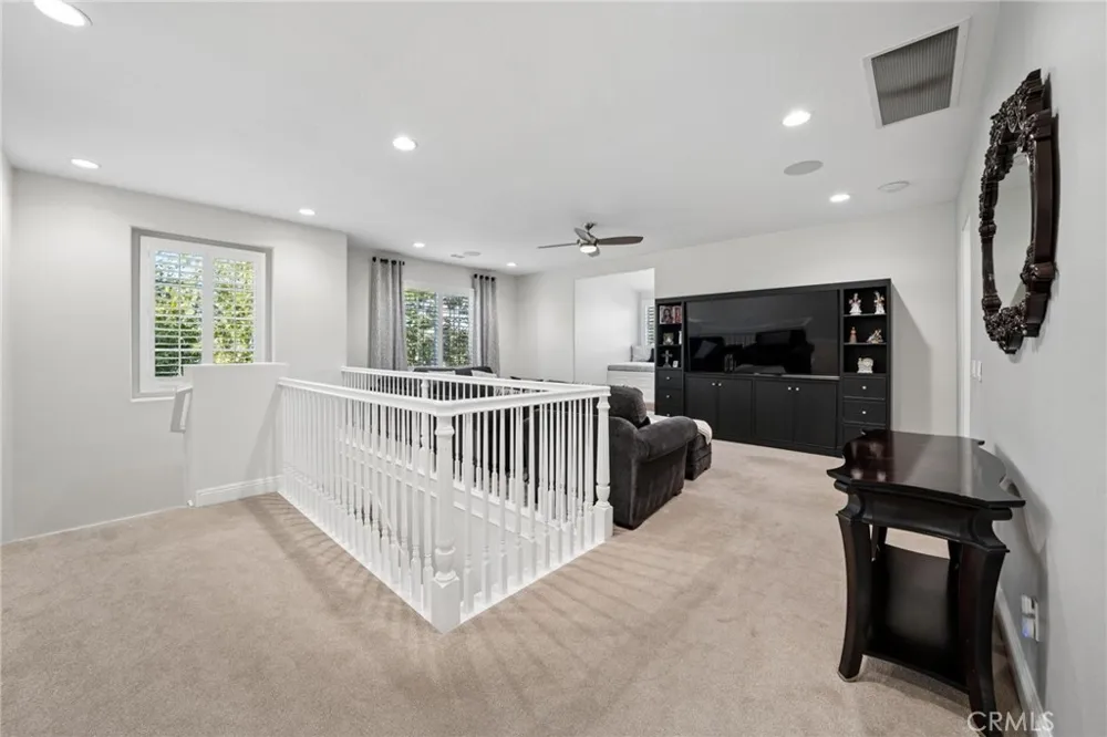 26855 Pine Cliff Place Valencia, CA 91381