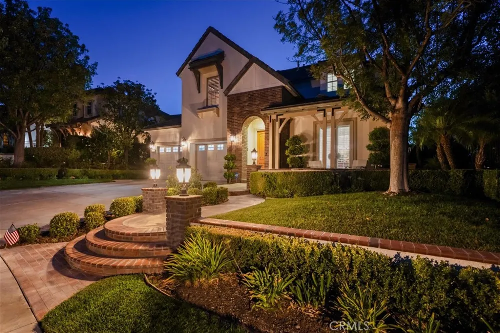 26855 Pine Cliff Place Valencia, CA 91381