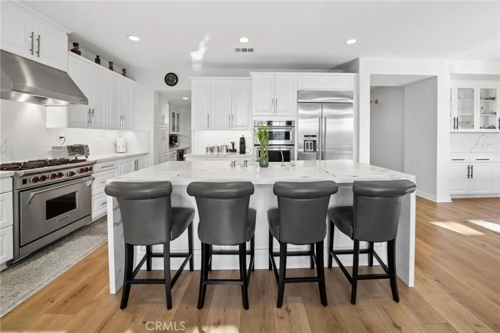 26855 Pine Cliff Place Valencia, CA 91381