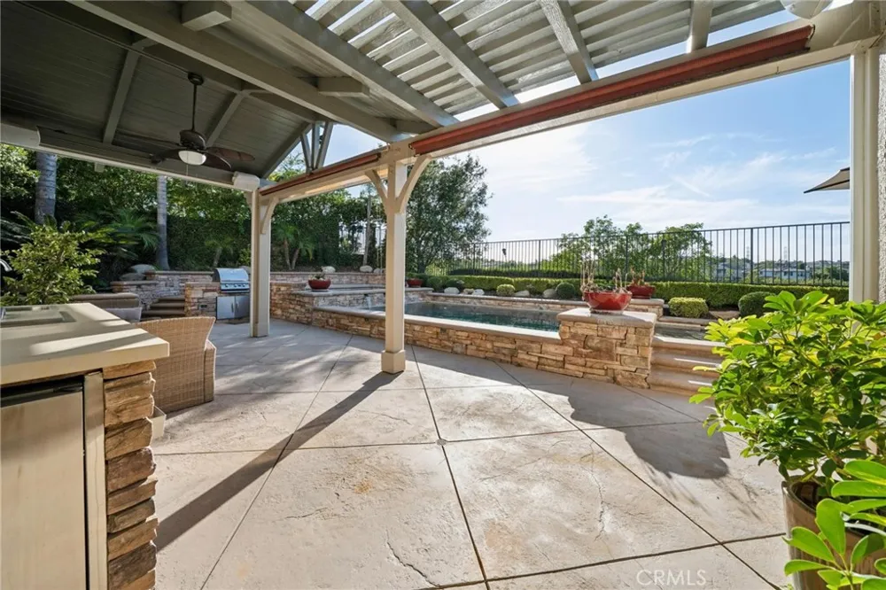 26855 Pine Cliff Place Valencia, CA 91381