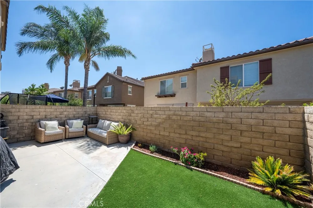 28453 Casselman Lane Saugus, CA 91350