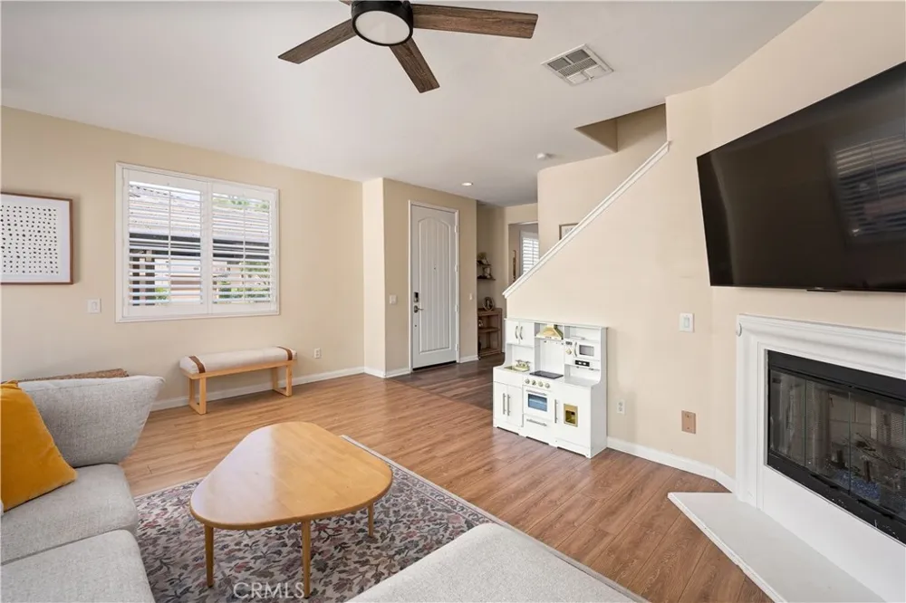 28453 Casselman Lane Saugus, CA 91350