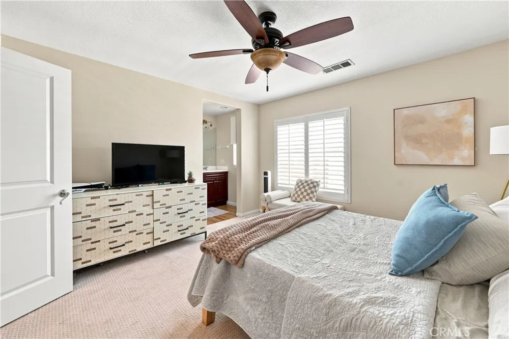 28453 Casselman Lane Saugus, CA 91350