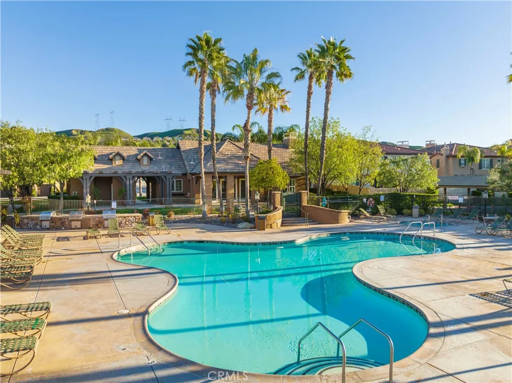 28453 Casselman Lane Saugus, CA 91350