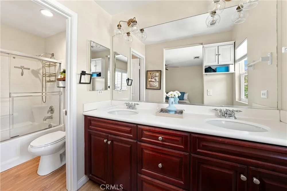 28453 Casselman Lane Saugus, CA 91350