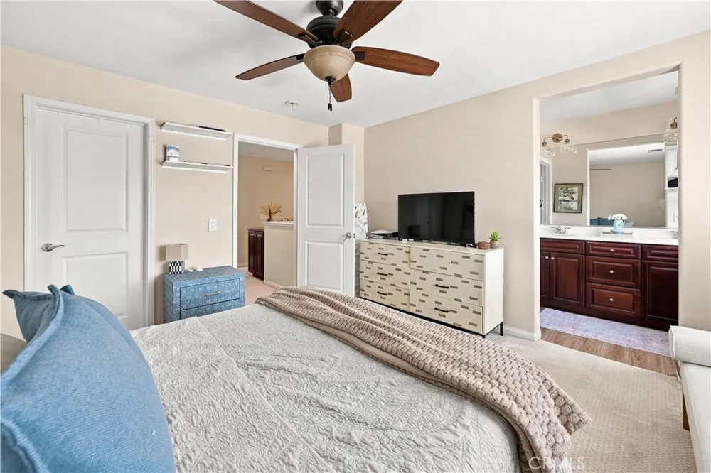 28453 Casselman Lane Saugus, CA 91350