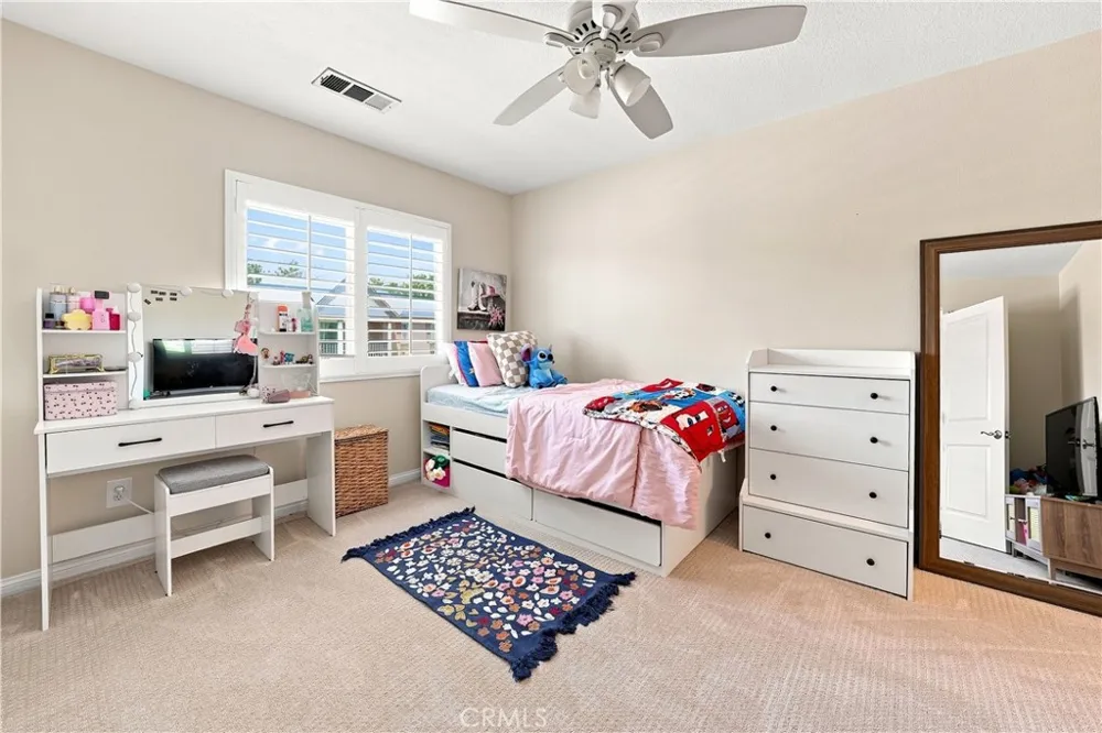 28453 Casselman Lane Saugus, CA 91350
