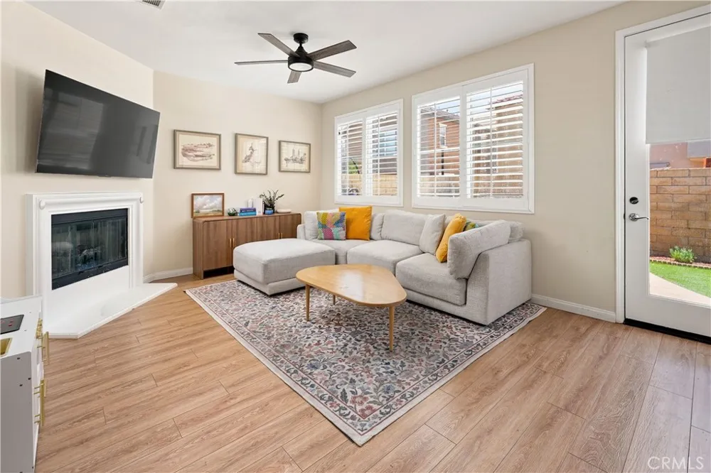 28453 Casselman Lane Saugus, CA 91350